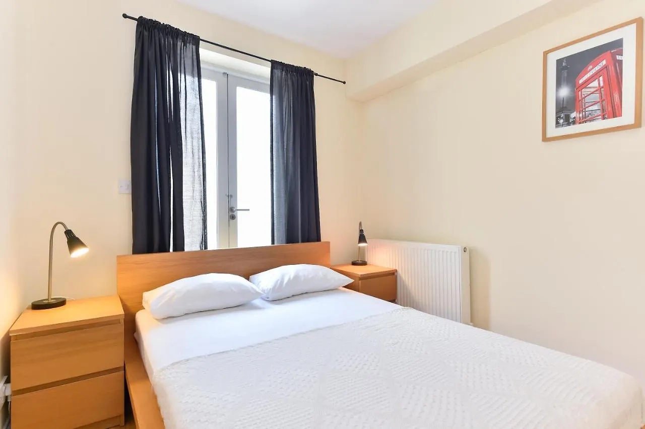 Shoreditch London Apartments 0*,  영국