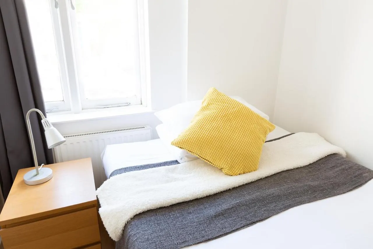 Shoreditch London Apartments 0*,